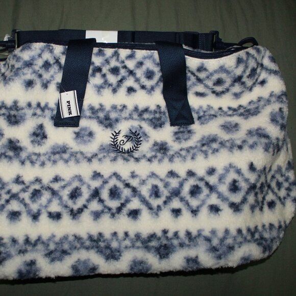 Victoria's Secret Handbags - NWT Victoria's Secret Women's Cozy Sherpa Plush Fair Isle Weekender Bag